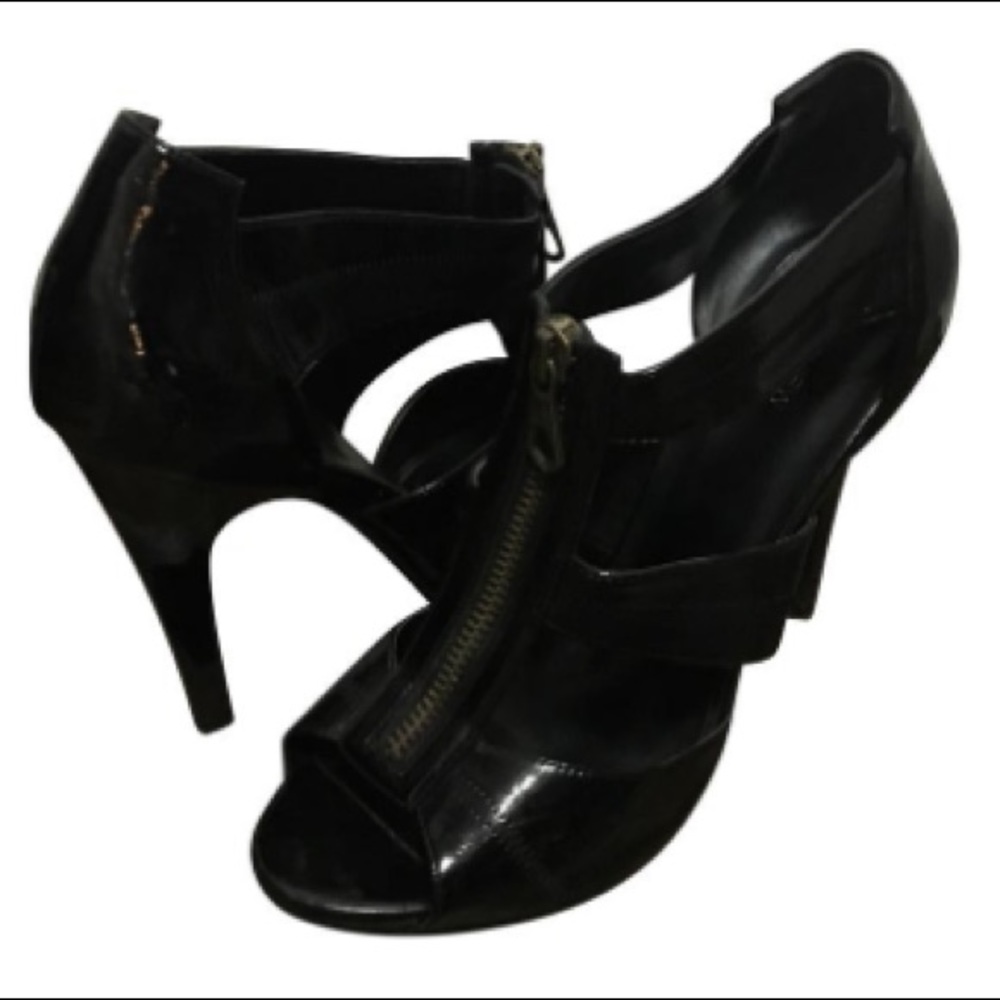 Preview International black cut out zipper heels